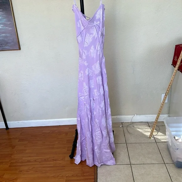 HOUSE OF CB 'Seren' Orchid Floral Lace Back Maxi Dress NWOT size M A-C